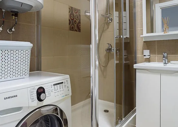 Good Rest New Uspenskaya Str